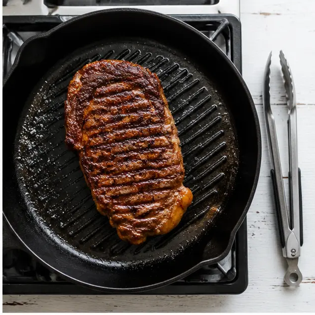 Step 2: Grilling the steak in a hot cast-iron pan